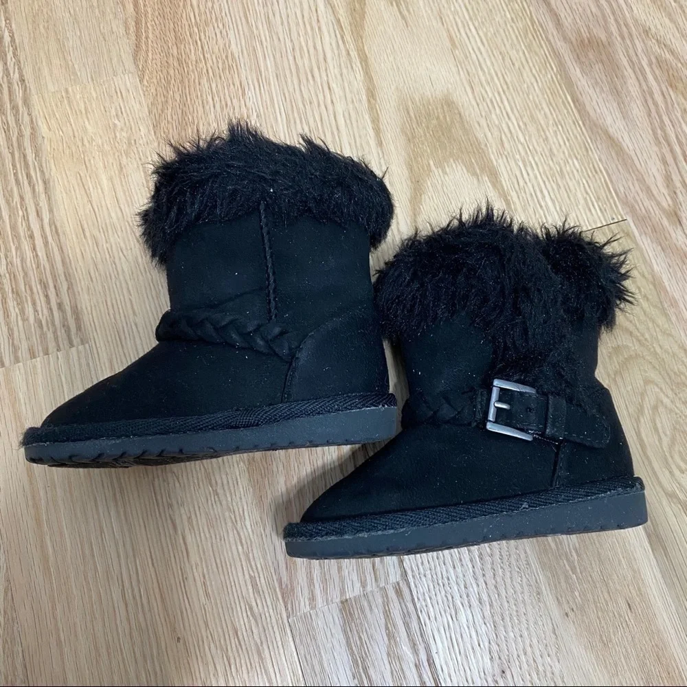Cat & Jack Blue Buckle Faux Fur Boots Sz 5 Girls